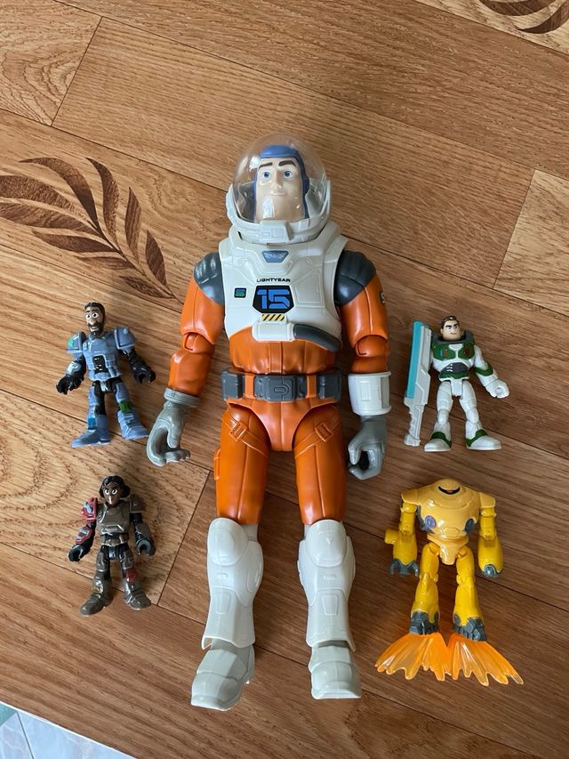 Buzz Lightyear XL 15 + 4 Action Figure
