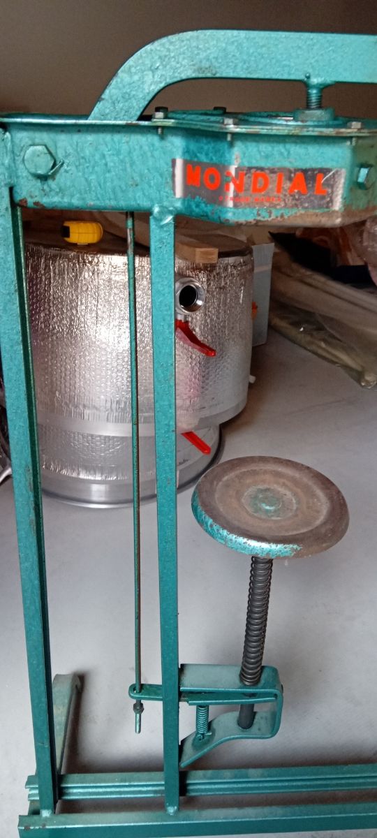 Tappatrice manuale tappi sughero