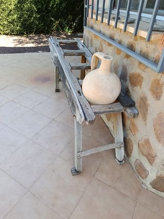 Cántara antigua de barro