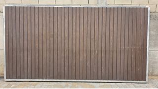 Cancela o Puerta corredera color madera