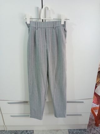 Pantalón traje gris rayas
