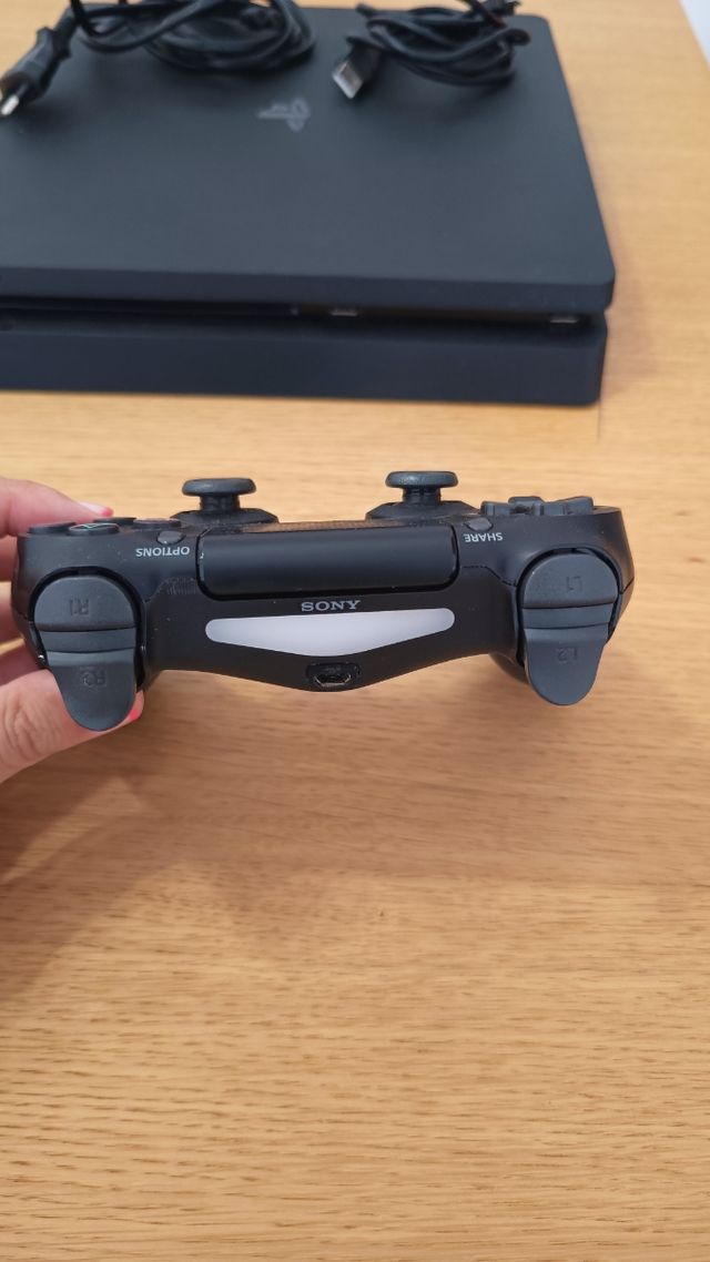 PS4 (PlayStation 4) - FIFA 21 & NBA 2K21