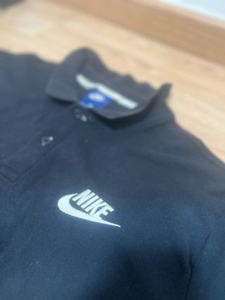 Polo Nike Vintage Negro | 2000s | Logo Bordado