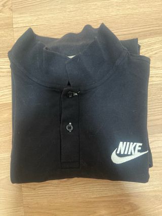 Polo Nike Vintage Negro | 2000s | Logo Bordado