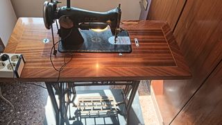 Máquina coser Alfa antigua