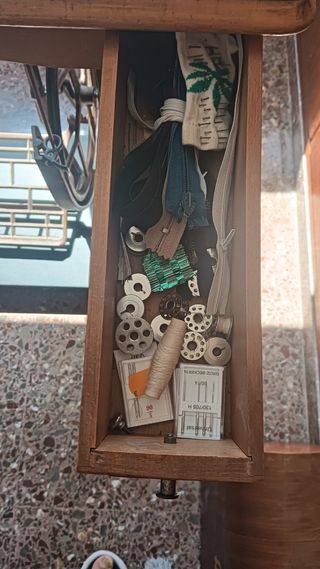 Máquina coser Alfa antigua