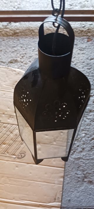 Farol negro de metal y cristal