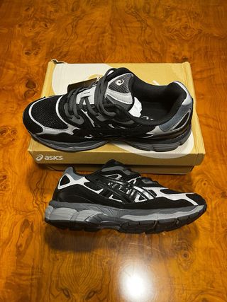Zapatillas Asics Gel-NYC - Negras y Plateadas