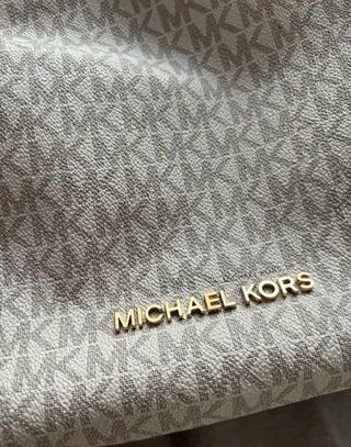 Bolso Michael Kors marrón y blanco