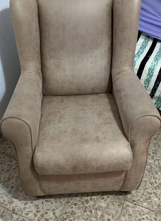Sillón orejero beige