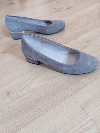 Zapatos Antea dorados y grises