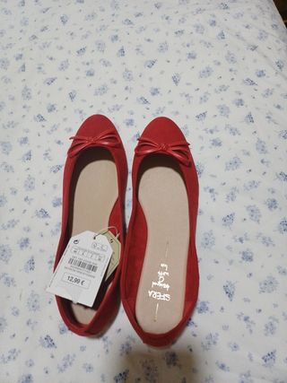 Manoletinas rojas Stradivarius nº 40
