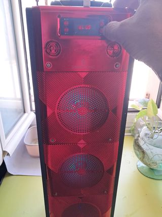 Altavoces Bluetooth rojos