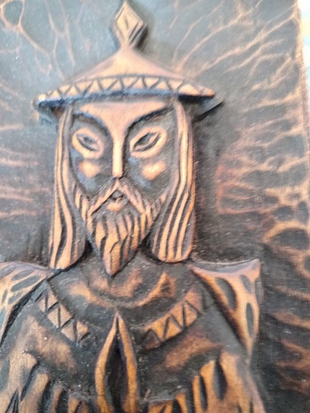 Talla madera oriental