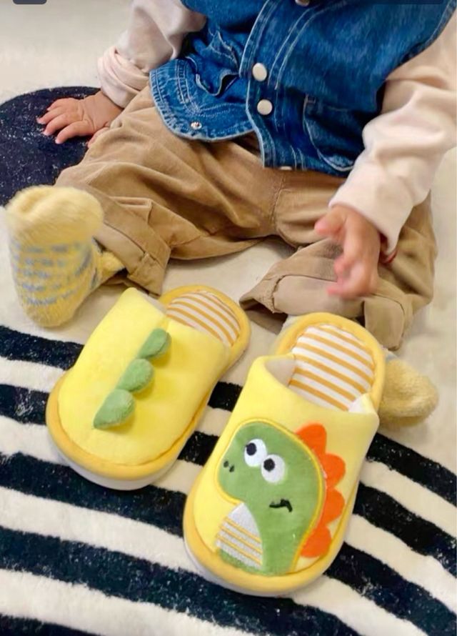 Pantuflas dinosaurio bebé, suaves y calentitos