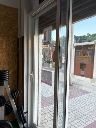 Cerramiento aluminio puerta corredera