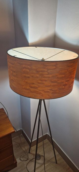 Lámpara pie vintage metal madera Kave Home