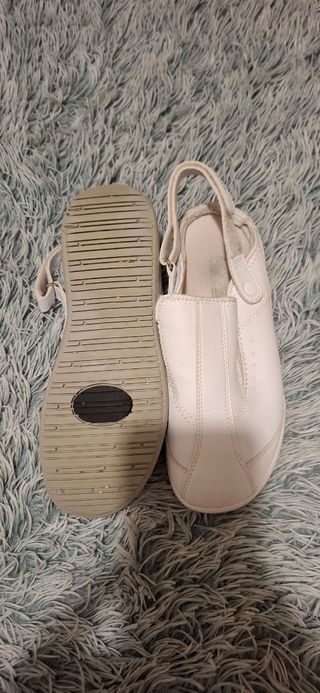 Sandalias de trabajo blancas