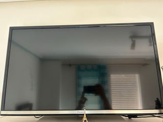 Panasonic Smart TV 33" - Impecable