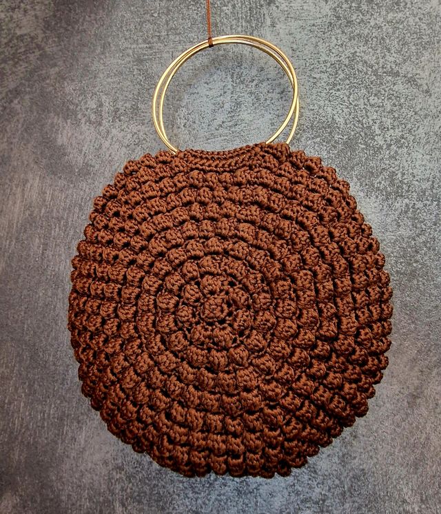 Borsa a uncinetto marrone