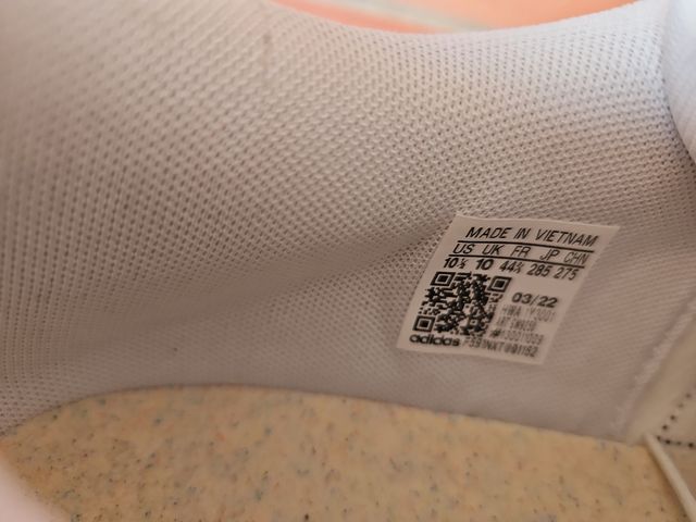 Zapatillas Adidas blancas y negras 44.5