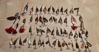 Lote 53 cucharillas pesca + regalo multiusos