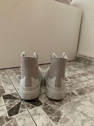Converse altas grises y blancas