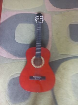 Guitarra clásica Navarra roja