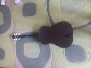 Guitarra clásica Navarra roja