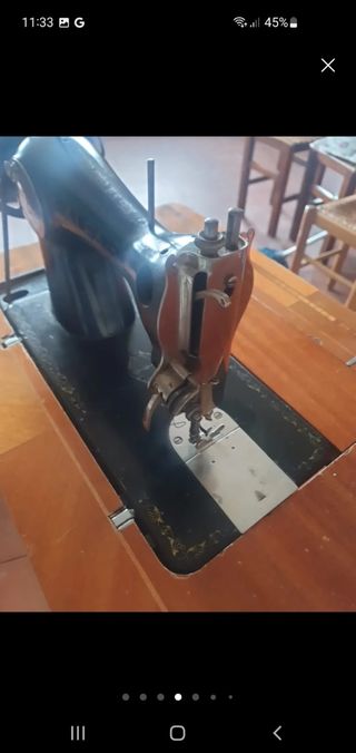 Máquina coser Alfa antigua