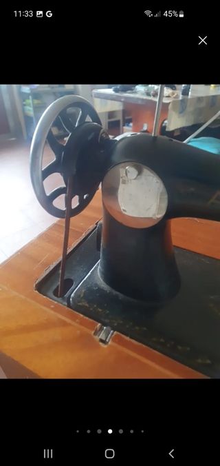 Máquina coser Alfa antigua