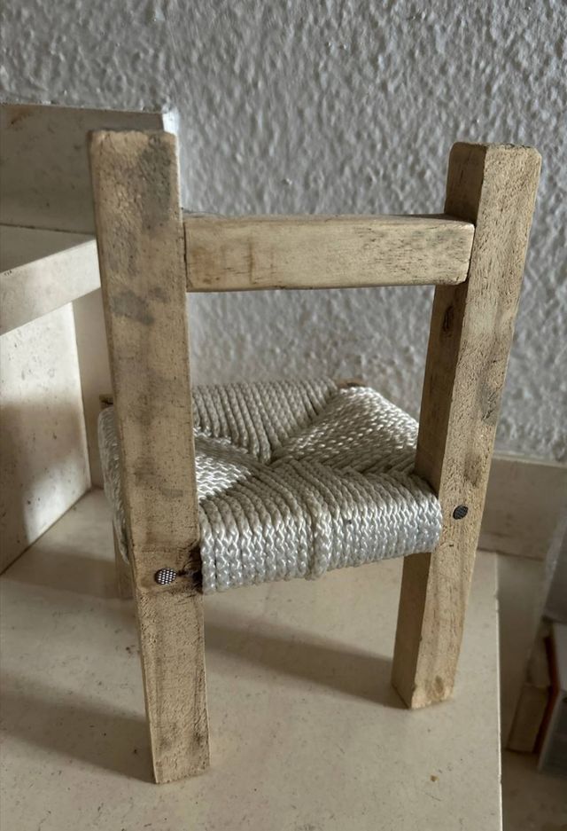 Silla miniatura artesanal de madera