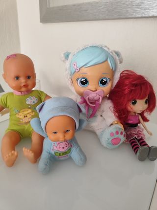 Pack
4 Muñecas - Bebés y niña