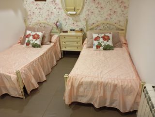2 camas individuales - beige