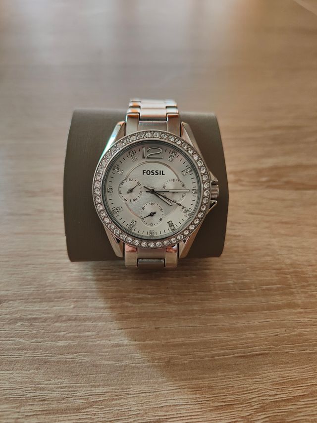 Reloj FOSSIL mujer plateado de segunda mano por 100 EUR en