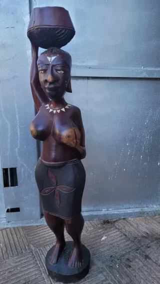 Esculturas Masái madera tallada