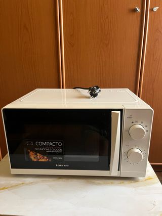 Microondas Taurus Compacto 700W 20L
