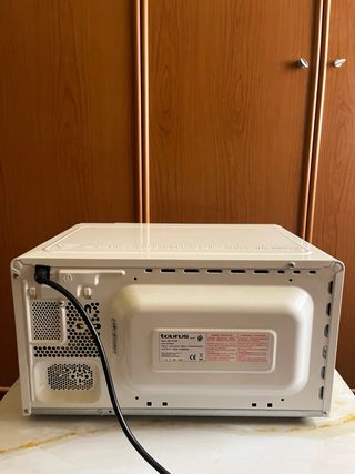 Microondas Taurus Compacto 700W 20L