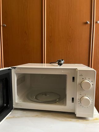 Microondas Taurus Compacto 700W 20L