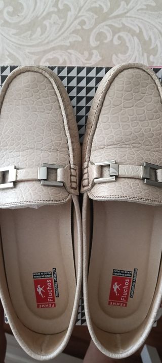Zapatos Fluchos beige mujer