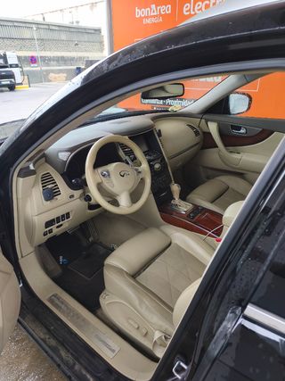 Infiniti FX30 2012