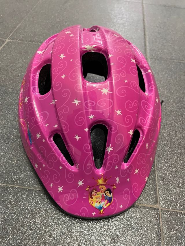 Casco y protecciones bici niña princesas Disney