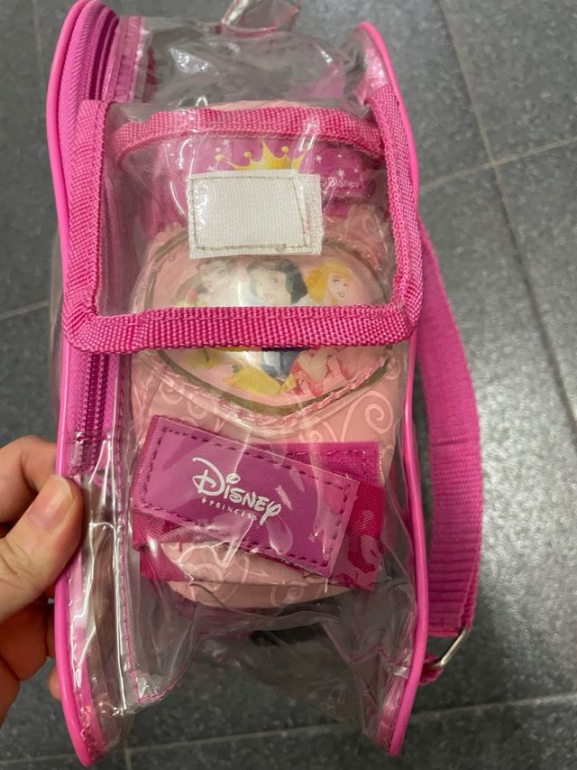 Casco y protecciones bici niña princesas Disney