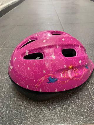 Casco y protecciones bici niña princesas Disney