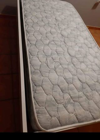 Se vende colchón 0'90 No envios