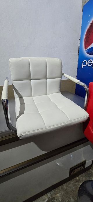 Sgabello alto girevole