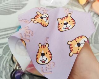 Soporte acrílico para gafas chica anime kawaii