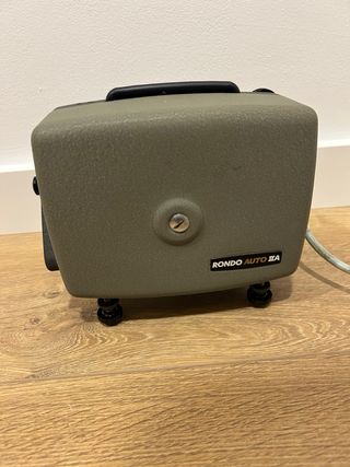 Proyector de cine vintage Rondo Auto II A (8mm)