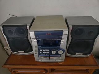 Aiwa NSX-AJ300: Equipo de Música