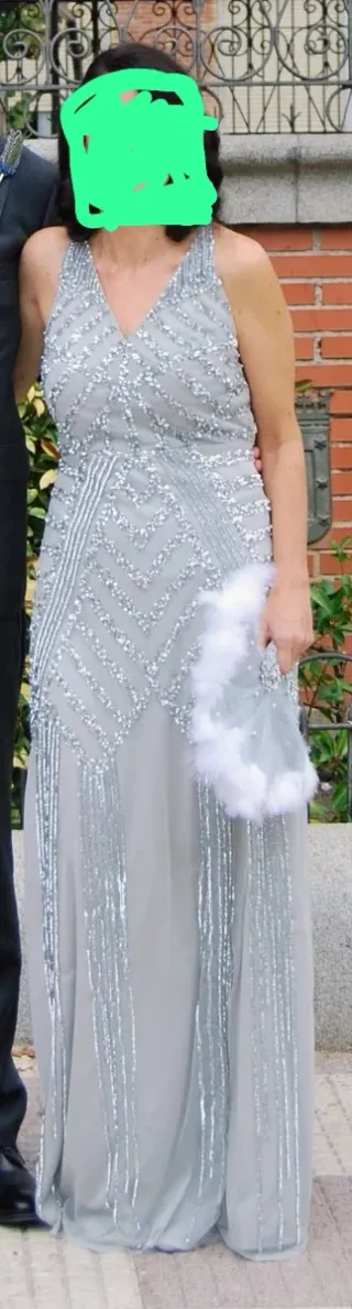 Vestido fiesta gris plata con lentejuelas